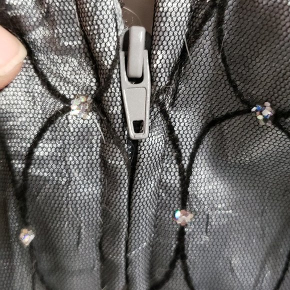 Ignite Evenings Women's Missy Flocknet Halter 16 Black/Silver NWT - Picture 3 of 13